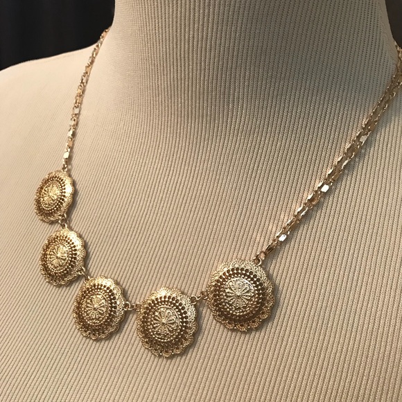 Gold fashion necklace - Picture 2 of 3